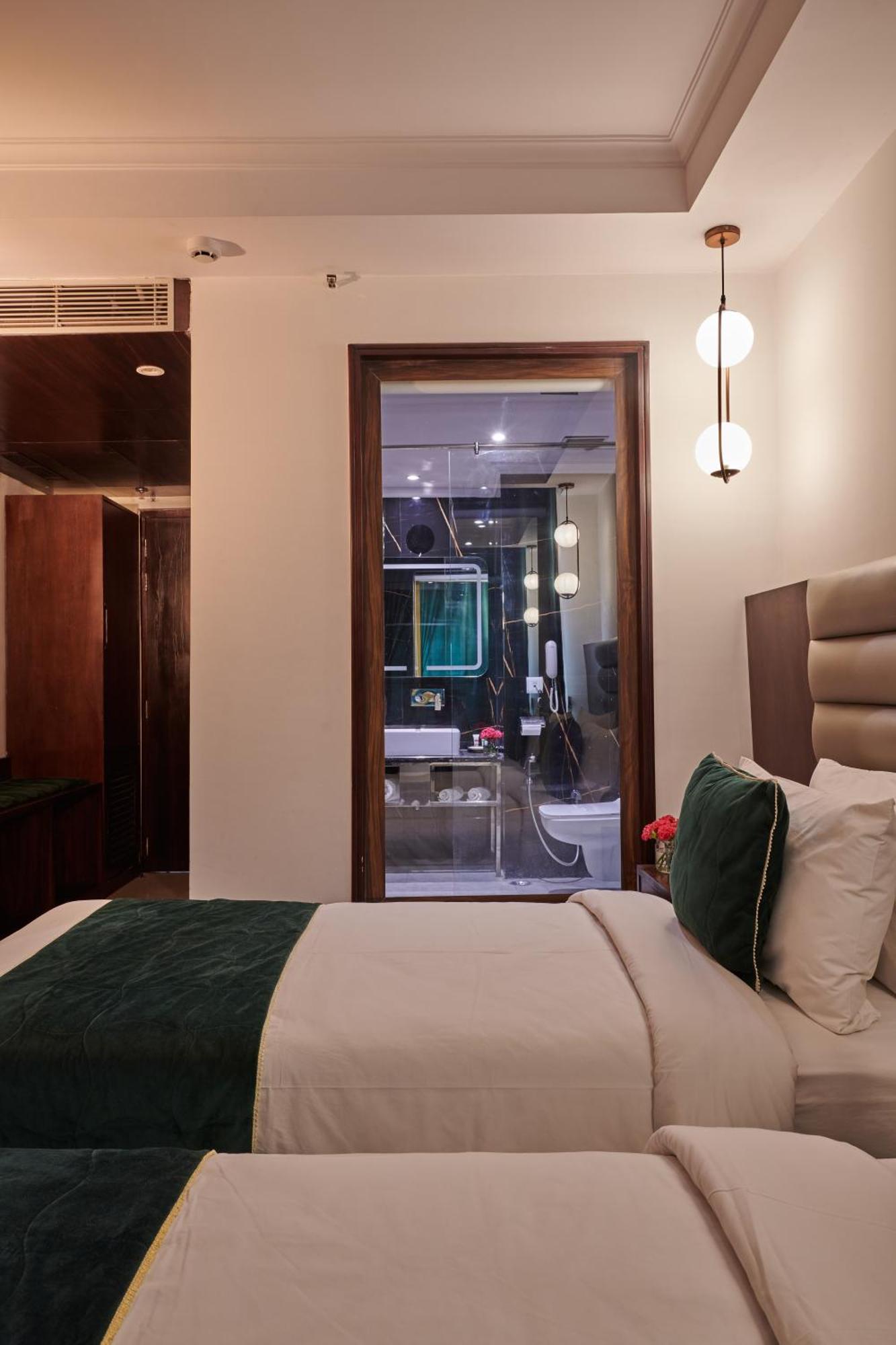 Deventure Sarovar Portico Patel Nagar New Delhi Ngoại thất bức ảnh